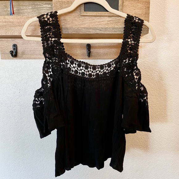 American Rag crochet could shoulder top - Picture 1 of 7